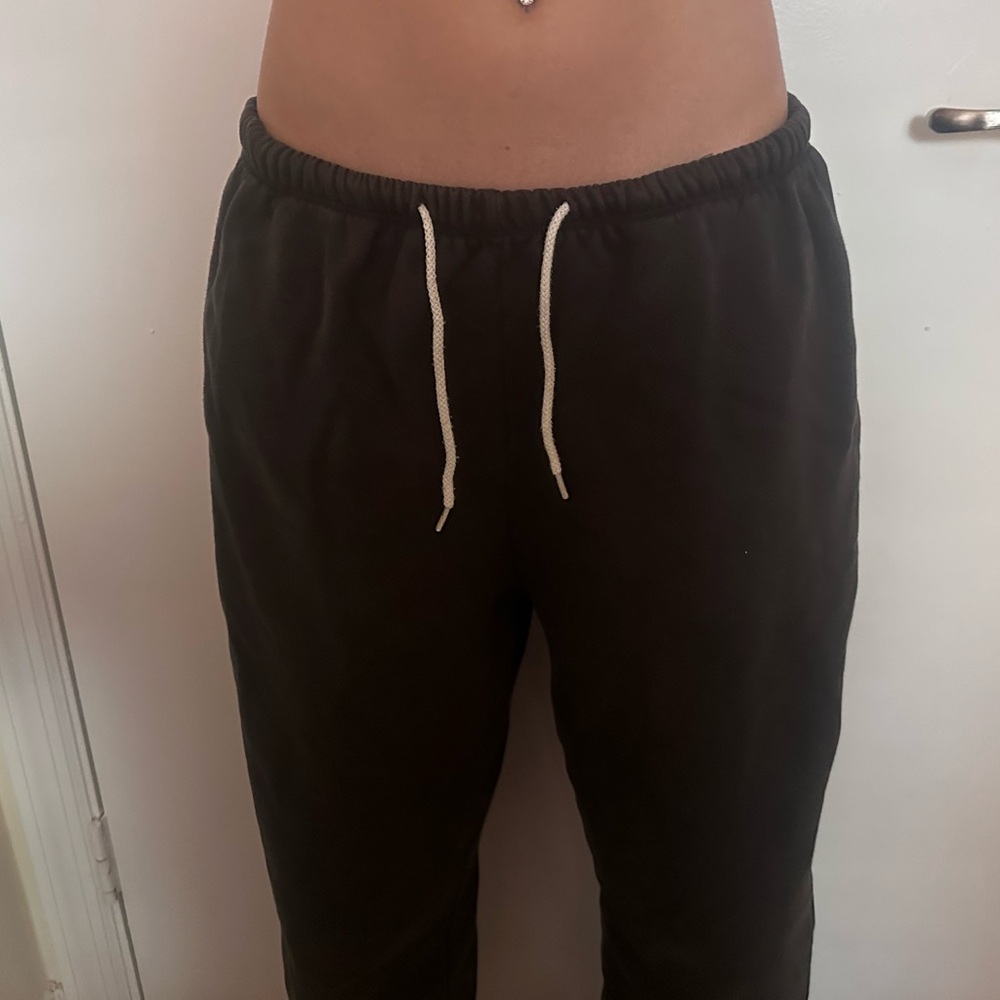 Black Brandy Melville sweatpants